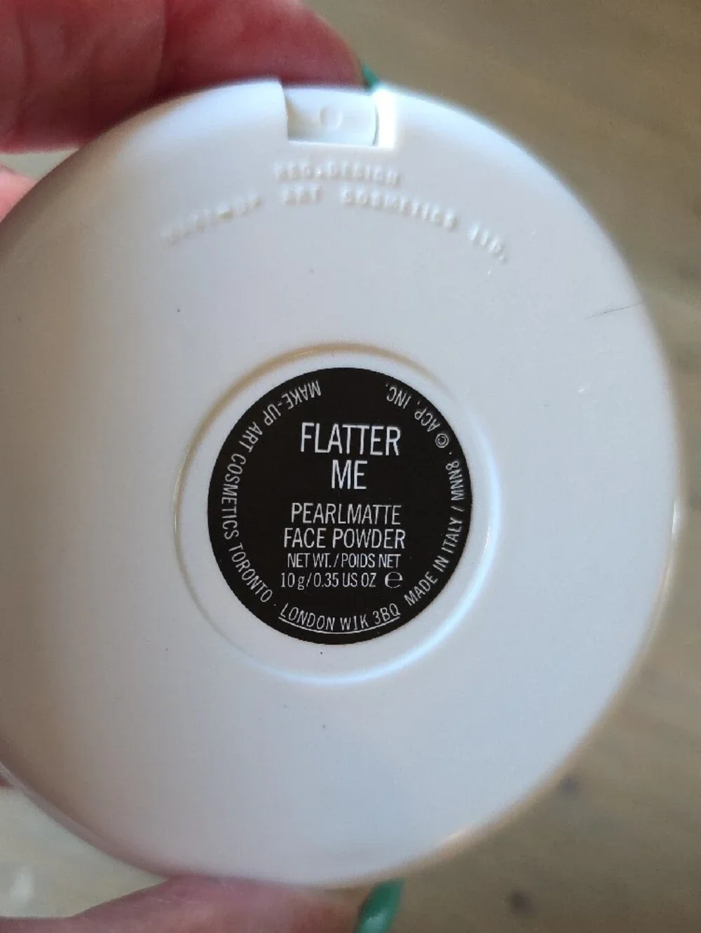 MAC Archie’s Girls Pearlmatte Face Powder - Flatter Me. NEW